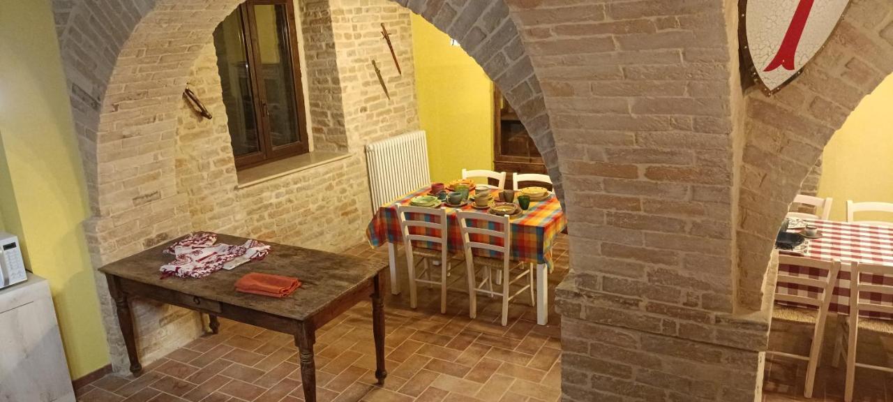 I Templari - Affittacamere Castignano エクステリア 写真